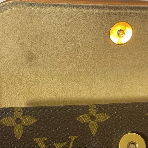 Louis Vuitton Monogramed Belt Bag 💎 AUTHENTICATED 💎 Belly Bag Serial FL0013 - Picture 12 of 17